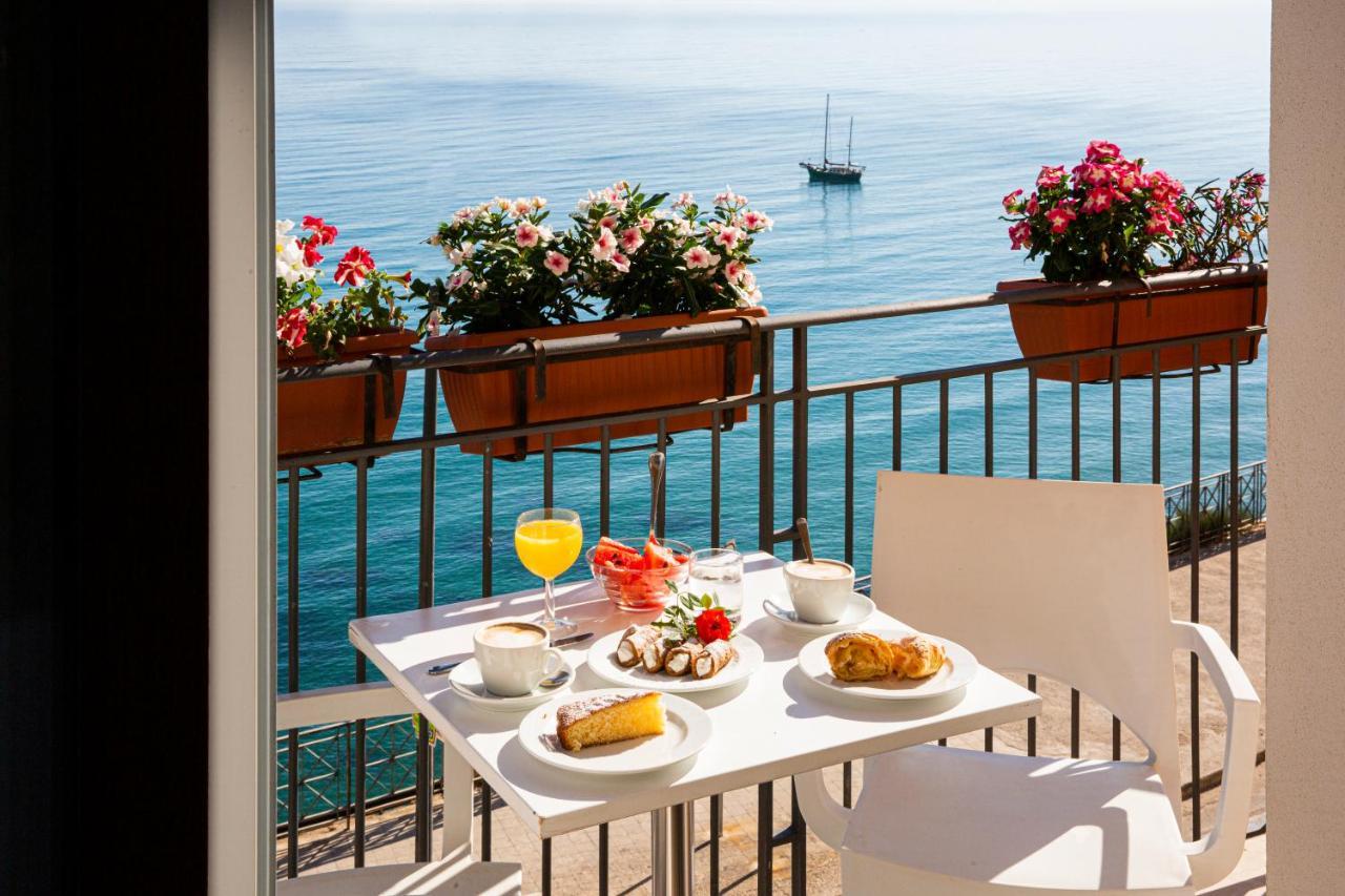 Hotel Punta Nord Est กัสเตลลัมมาเร เดล โกลโฟ ภายนอก รูปภาพ